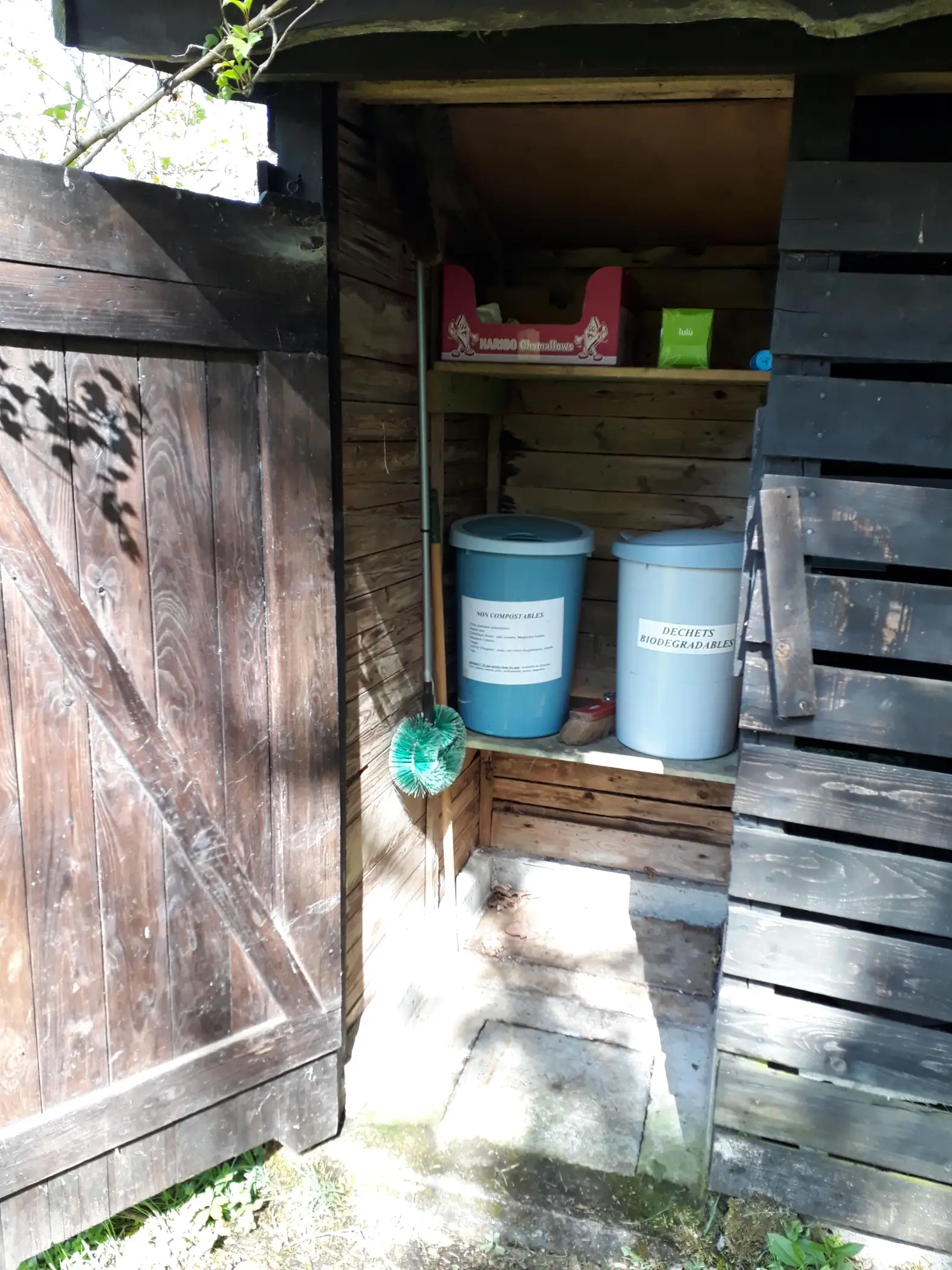 Cottage for 4 people in Chiny Chalet Écureuil